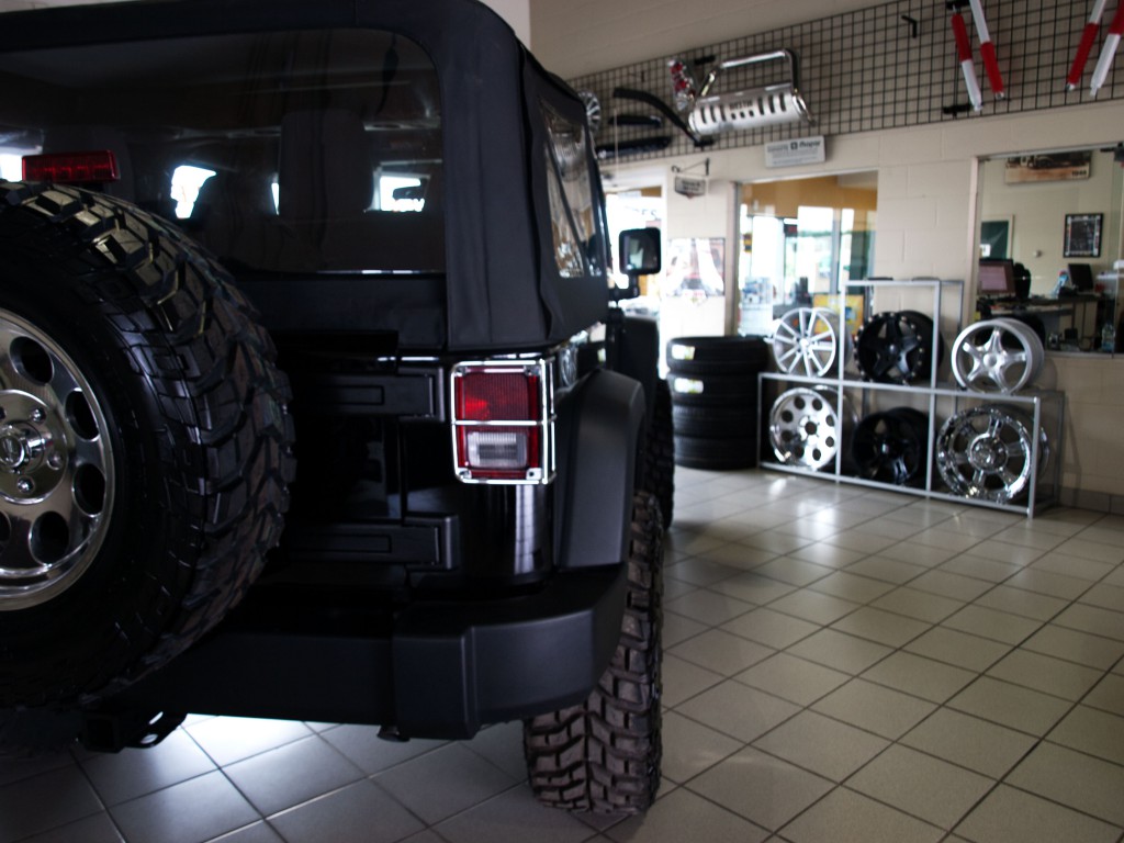 Jeep Noir et "mags" prometteurs