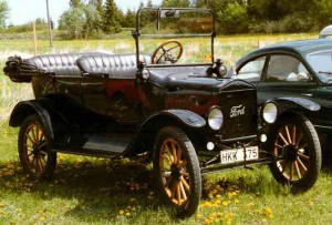 1917_Ford_Model_T_Touring_HKK375