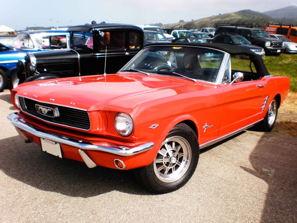 1966FordMustang_convertible_front_side