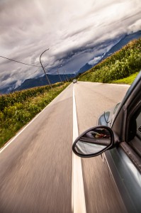 En voiture vers de nouveaux paysages