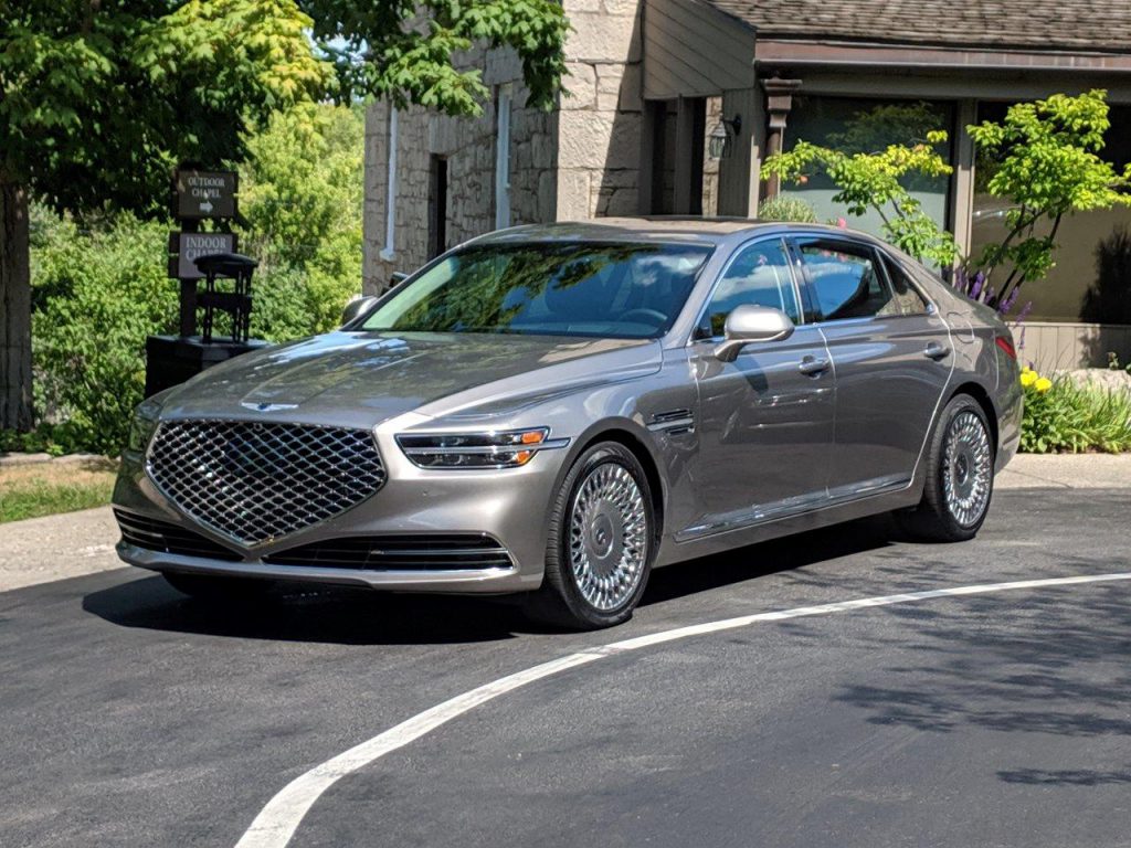 Genesis G90