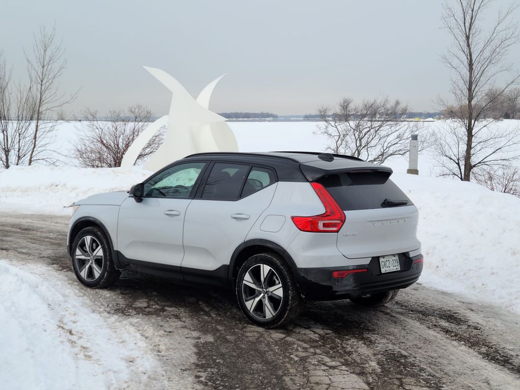 Volvo XC40 Recharge VUS électrique de luxe